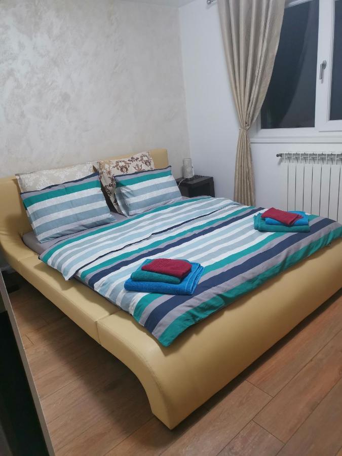 Arka Apartment Крайова Экстерьер фото