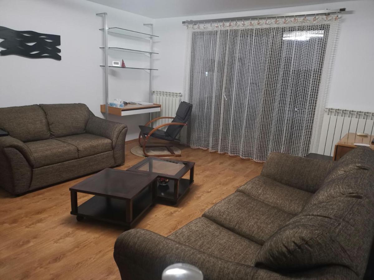 Arka Apartment Крайова Экстерьер фото